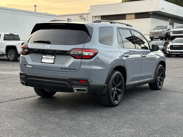 Used 2025 Honda Pilot Black Edition image 3