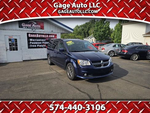 Used 2017 Dodge Grand Caravan SXT FWD image 1