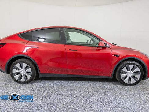 Used 2023 Tesla Model Y Long Range AWD/4WD image 8