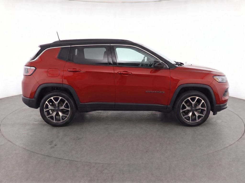 Used 2025 Jeep Compass Limited AWD/4WD image 8