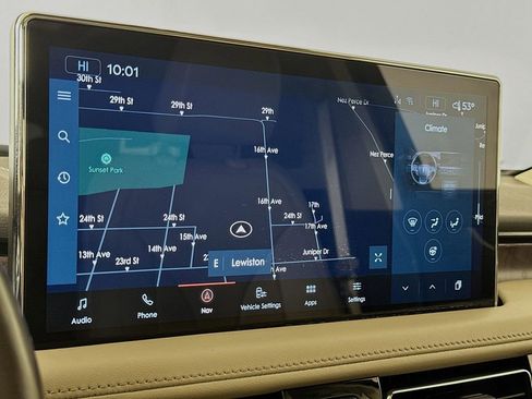 Used 2023 Lincoln Nautilus Reserve image 18