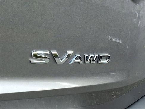 Used 2023 Nissan Rogue SV image 31