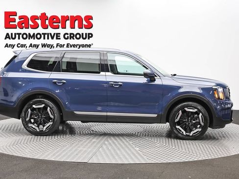 Used 2025 Kia Telluride S FWD image 4