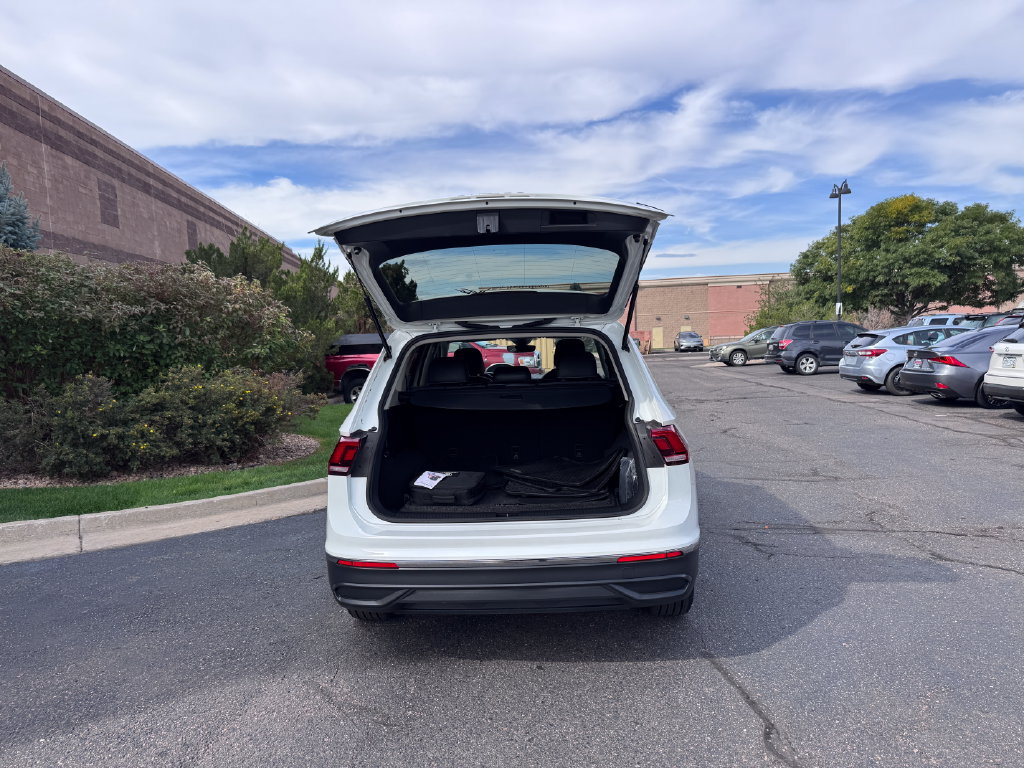Used 2023 Volkswagen Tiguan SE AWD/4WD image 12