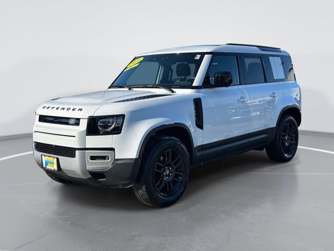 Used 2025 Land Rover Defender 110 S image 3