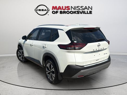 Certified 2022 Nissan Rogue SV w/ SV Premium Package AWD/4WD image 8