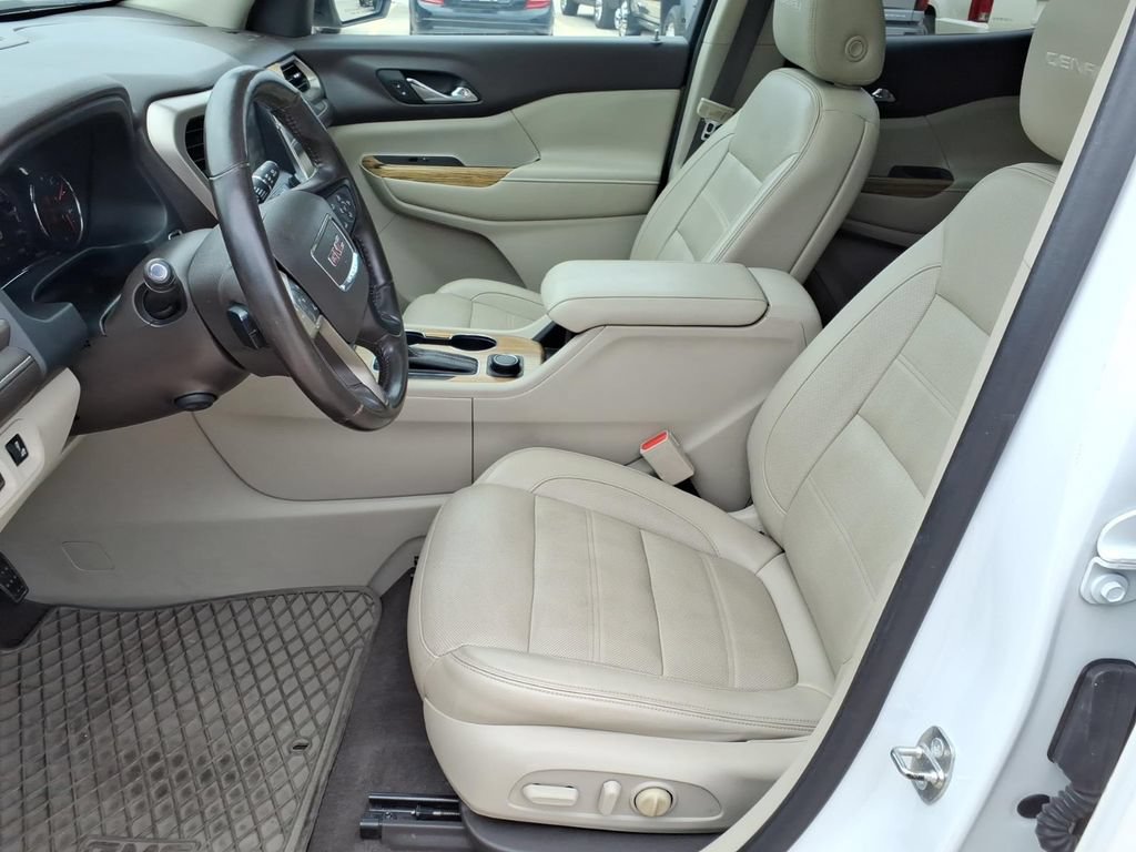 Used 2018 GMC Acadia Denali w/ Technology Package FWD image 15