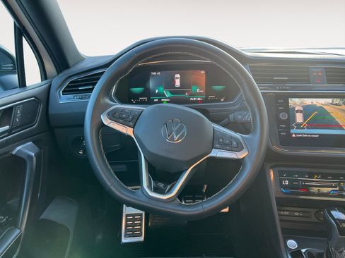 Used 2023 Volkswagen Tiguan SE R-Line image 12