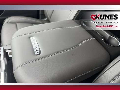 New 2026 GMC Yukon Denali w/ Denali Reserve Package AWD/4WD image 28