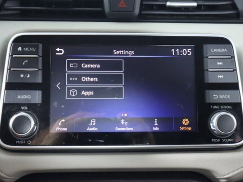 Used 2021 Nissan Versa SV FWD image 22