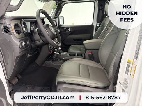 New 2026 Jeep Gladiator Mojave AWD/4WD image 11