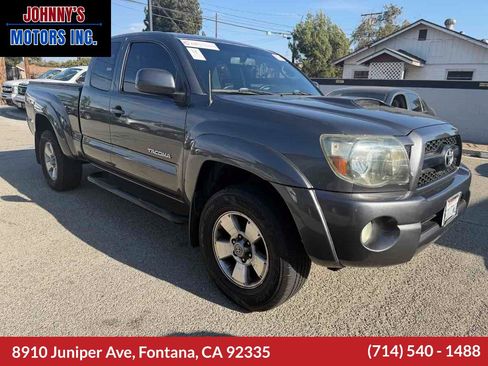 Used 2011 Toyota Tacoma PreRunner w/ TRD Sport Pkg RWD image 1
