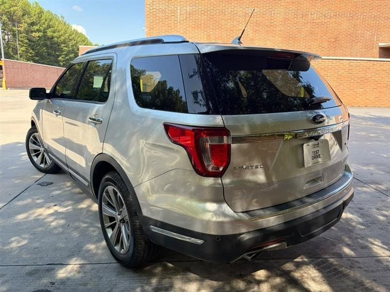 Used 2018 Ford Explorer Limited w/ Equipment Group 301A FWD image 4