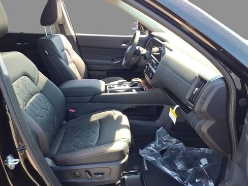 New 2026 Nissan Pathfinder Platinum w/ Cargo Package AWD/4WD image 13