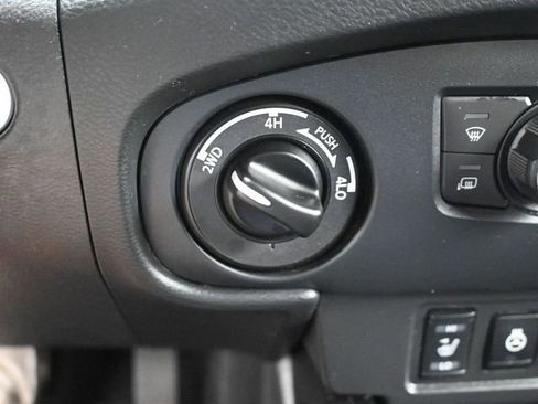 Used 2022 Nissan Frontier PRO-4X w/ Pro-4X Premium Package AWD/4WD image 29