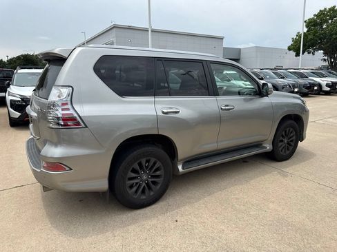 Used 2020 Lexus GX 460 Premium w/ Premium Package AWD/4WD image 3
