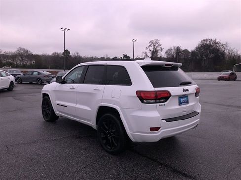 Used 2020 Jeep Grand Cherokee Altitude image 6