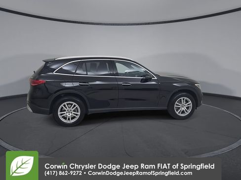 Used 2023 Mercedes-Benz GLC 300 4MATIC image 16