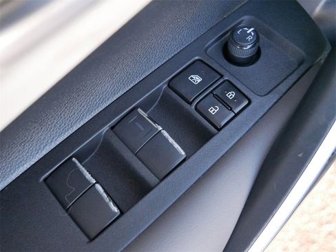 Used 2022 Toyota Corolla XLE image 13