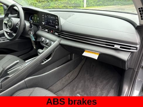 Used 2026 Hyundai Elantra SE w/ Cargo Package FWD image 29