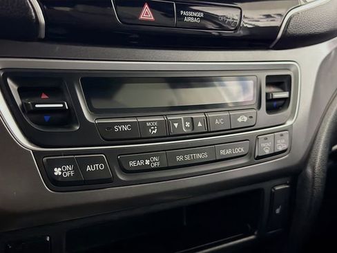 Used 2022 Honda Pilot Sport image 16