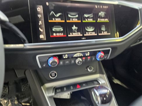 New 2025 Audi Q3 2.0T Premium image 20