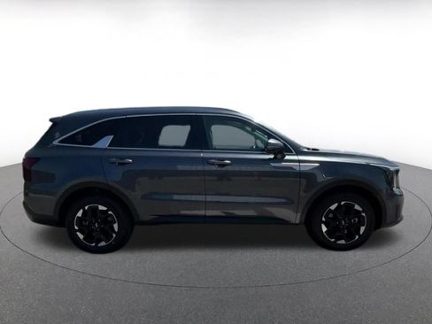 Used 2024 Kia Sorento S FWD image 16