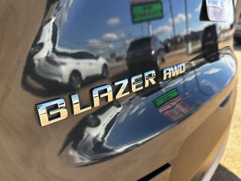 Used 2020 Chevrolet Blazer LT w/ Sound & Technology Package image 11