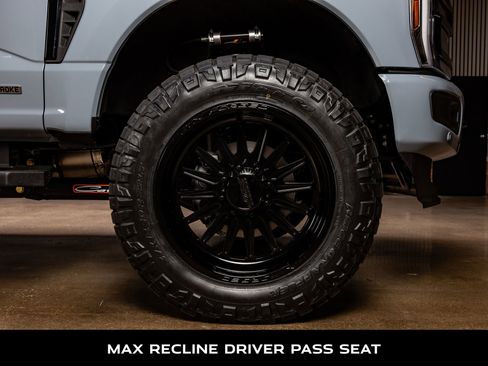 Used 2026 Ford F250 Lariat w/ Black Appearance Package image 12