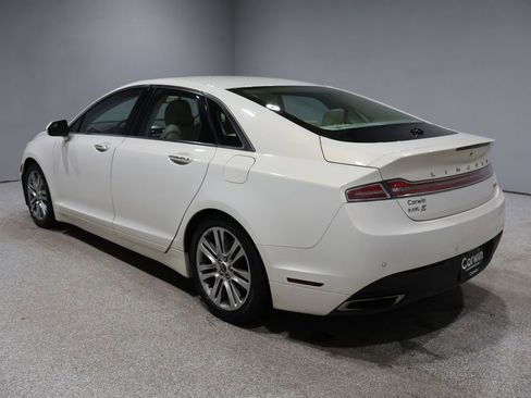 Used 2013 Lincoln MKZ image 4