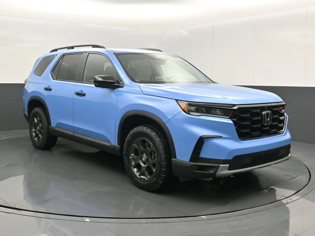 New 2025 Honda Pilot TrailSport image 3