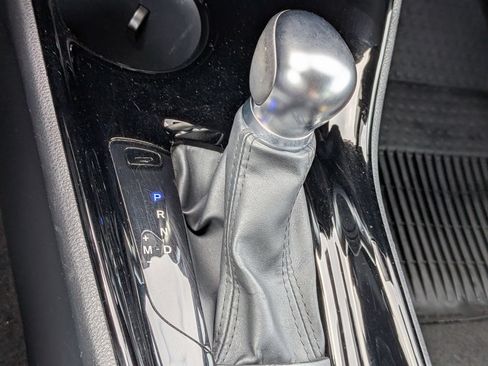 Used 2020 Toyota C-HR XLE FWD image 25