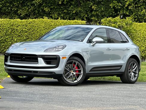 Used 2023 Porsche Macan S image 1