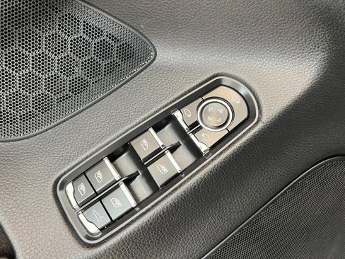 Used 2011 Porsche Panamera 4 image 28