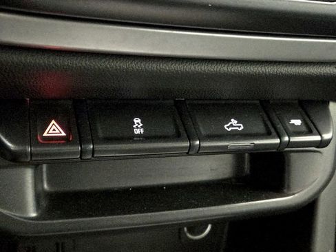 Used 2020 Chevrolet Colorado LT RWD image 22