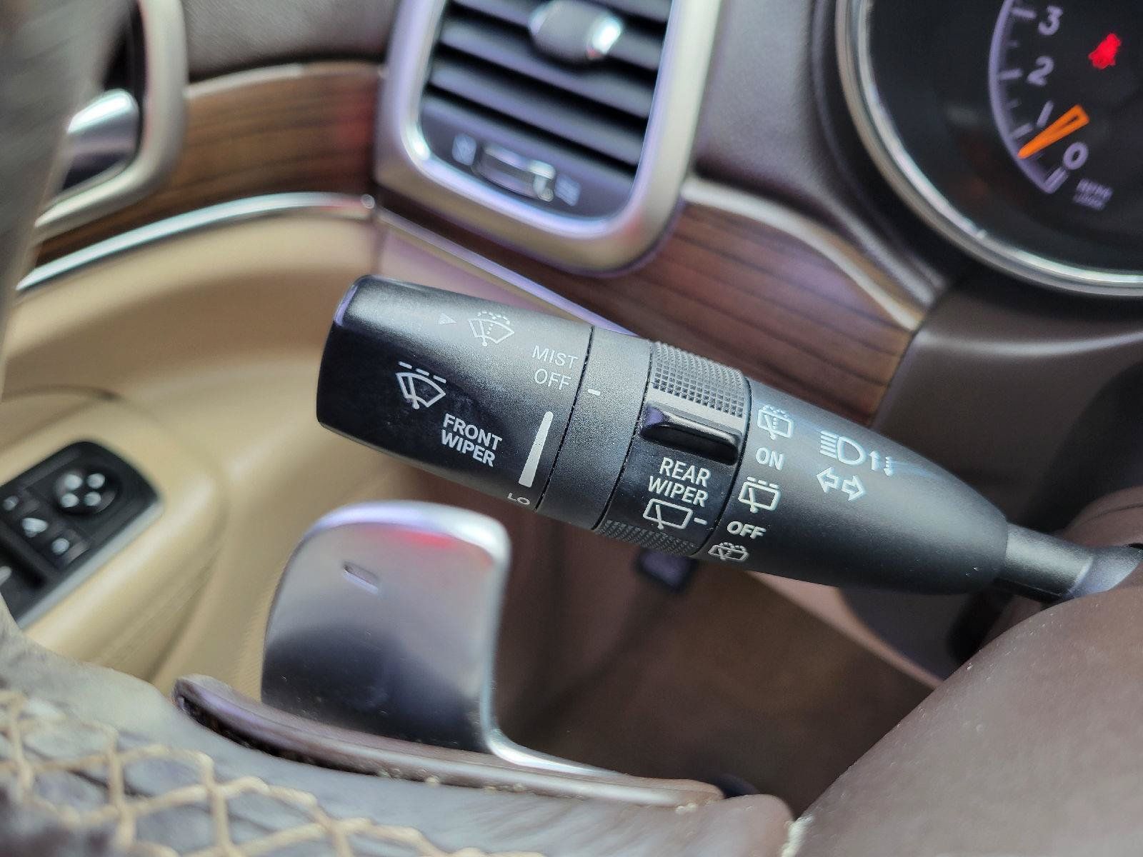 Used 2014 Jeep Grand Cherokee Overland AWD/4WD image 17