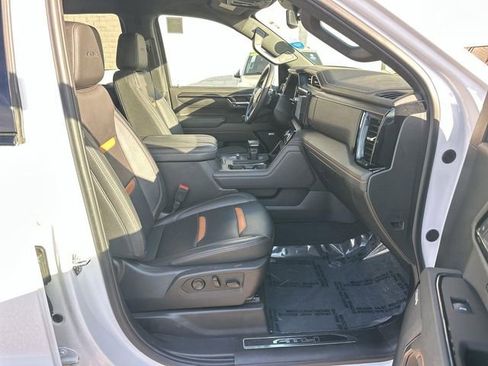 Used 2025 GMC Sierra 1500 AT4 image 27