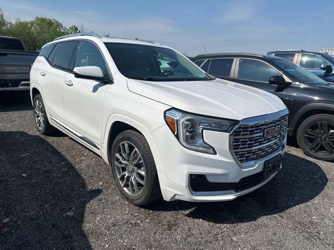 Used 2023 GMC Terrain Denali w/ LPO, Floor Liner Package AWD/4WD image 1