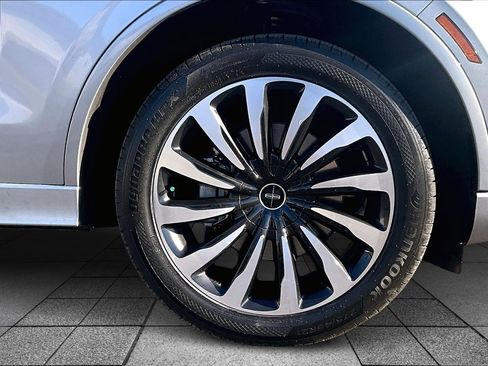 Used 2023 Lincoln Aviator Black Label Grand Touring image 8