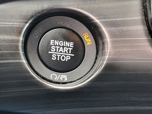 Used 2020 Jeep Grand Cherokee Altitude image 22