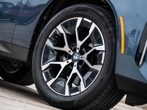 Certified 2025 BMW X3 xDrive30i image 9