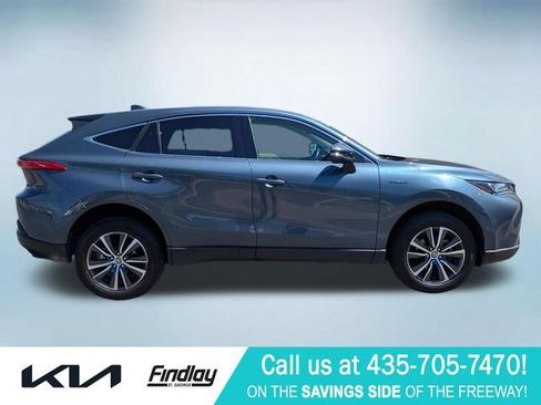 Used 2021 Toyota Venza LE AWD/4WD image 2
