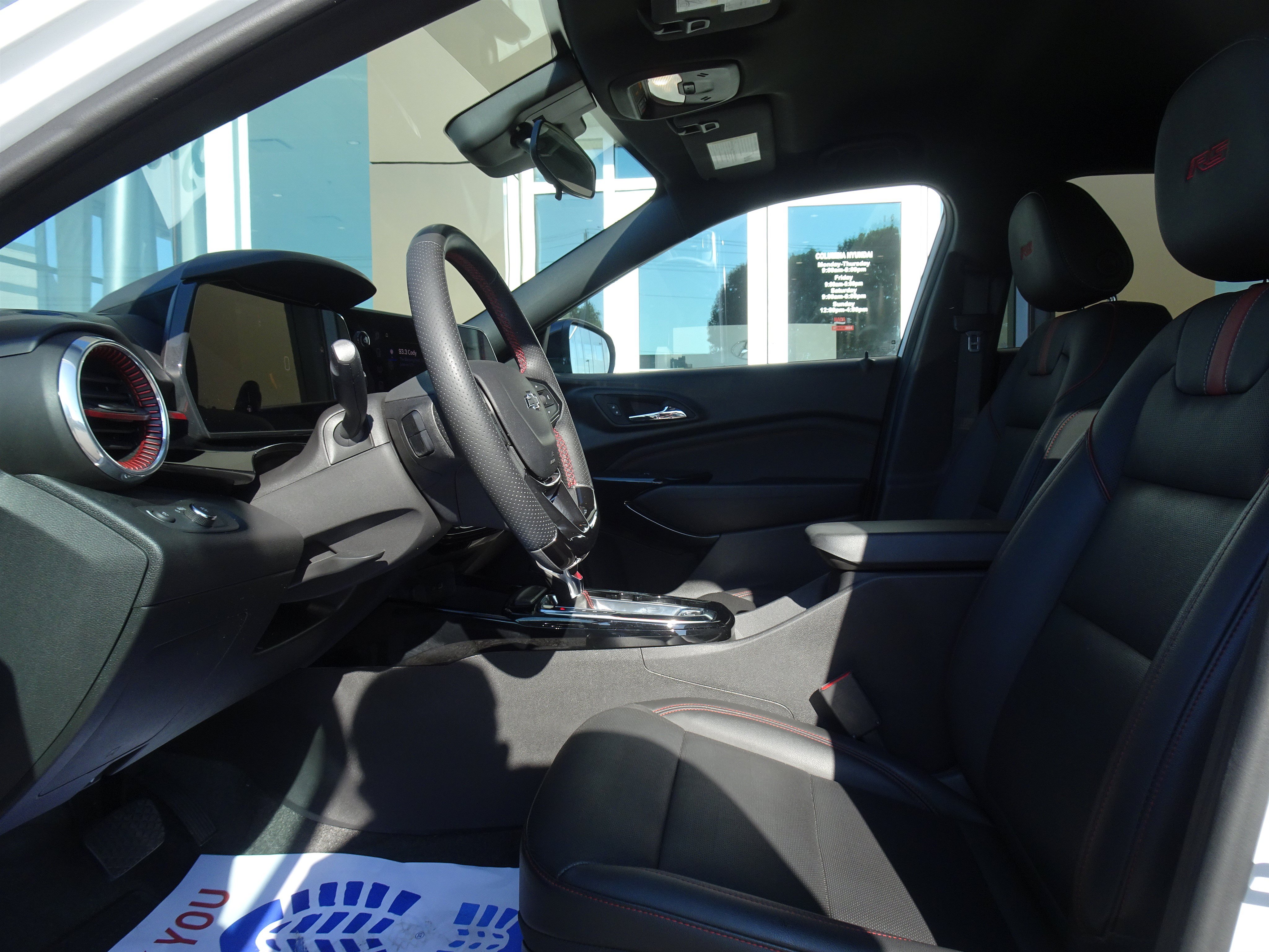 Used 2025 Chevrolet Trax RS w/ Driver Confidence Package FWD image 9