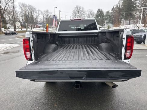 Used 2024 GMC Sierra 3500 SLE w/ SLE Convenience Package image 10