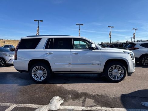 Used 2016 Cadillac Escalade Platinum image 9