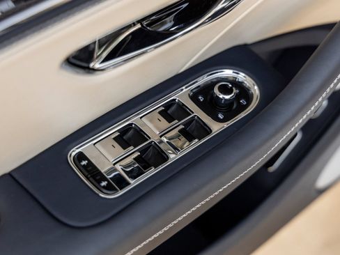 Used 2026 Bentley Flying Spur Plug-In Hybrid AWD/4WD image 22