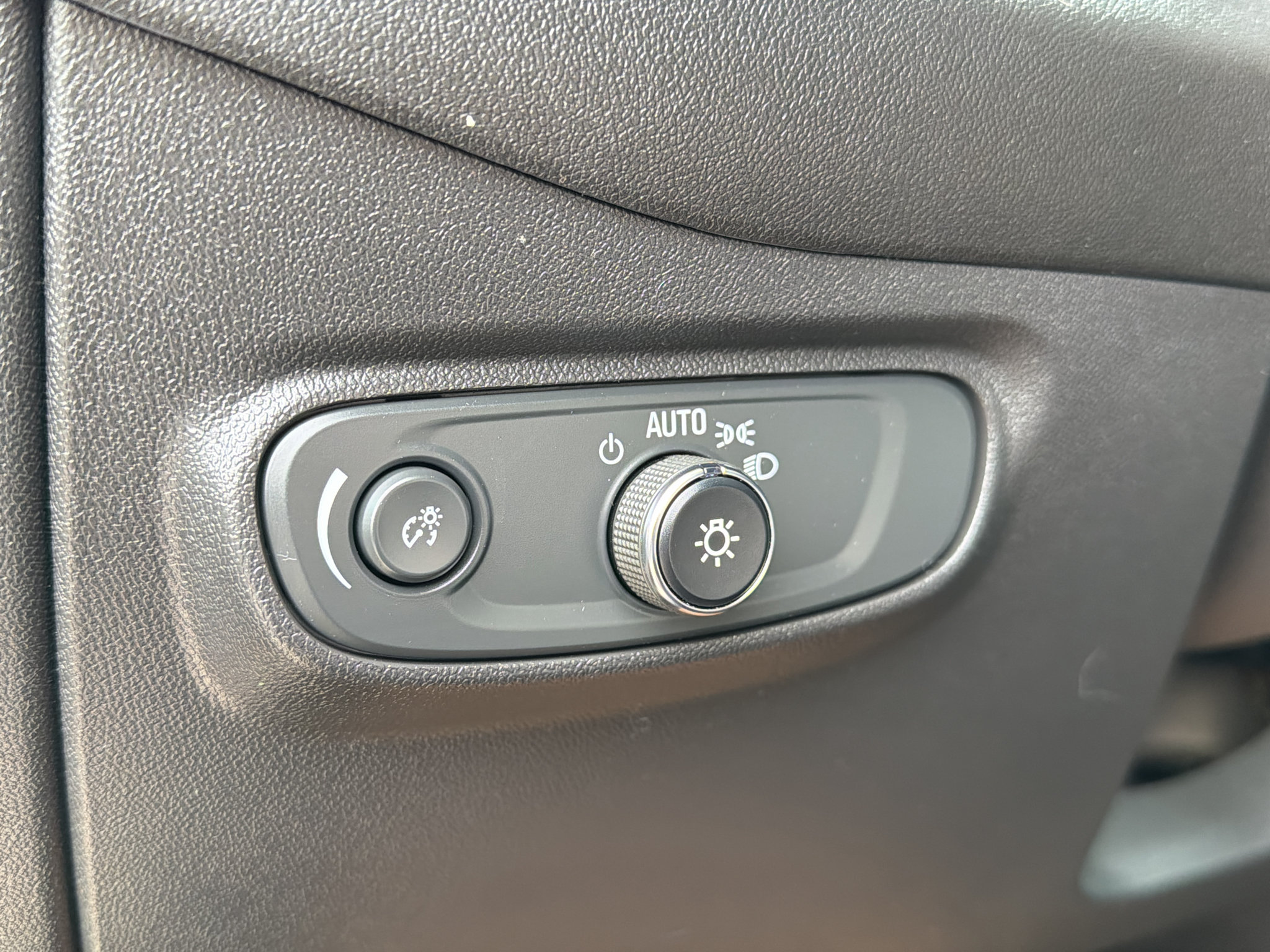 Used 2024 Chevrolet Equinox LT w/ LPO, Floor Liner Package AWD/4WD image 13