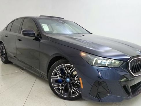 Used 2025 BMW i5 xDrive40 w/ M Sport Package image 1