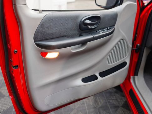 Used 1999 Ford F150 Lightning image 24