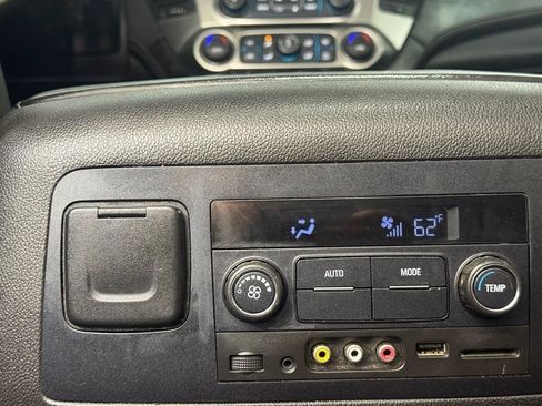 Used 2016 Chevrolet Suburban LT AWD/4WD image 34